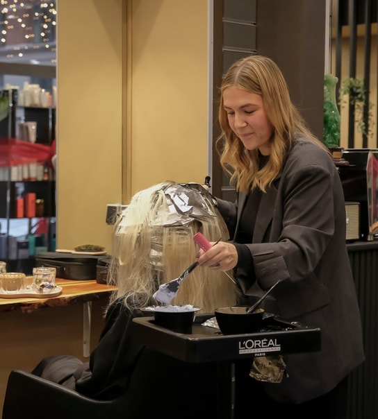 Klip & farve hos HNG HAIRCONCEPT