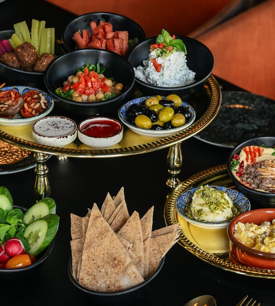Stor & Autentisk Brunchmenu - L'Oriental Dining Club