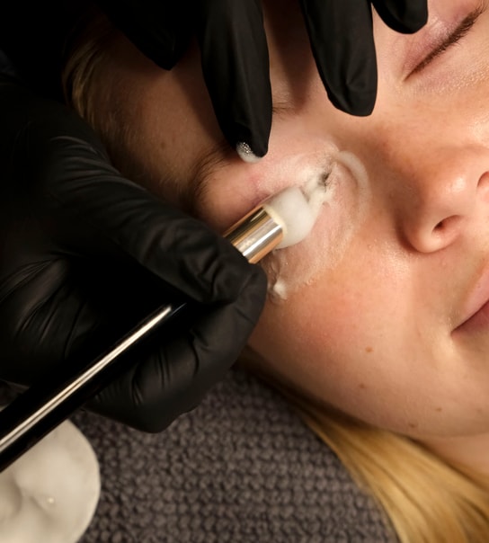 SKARPE PRISER: Lash Lift & Brow Lamination hos Cimmie Roos