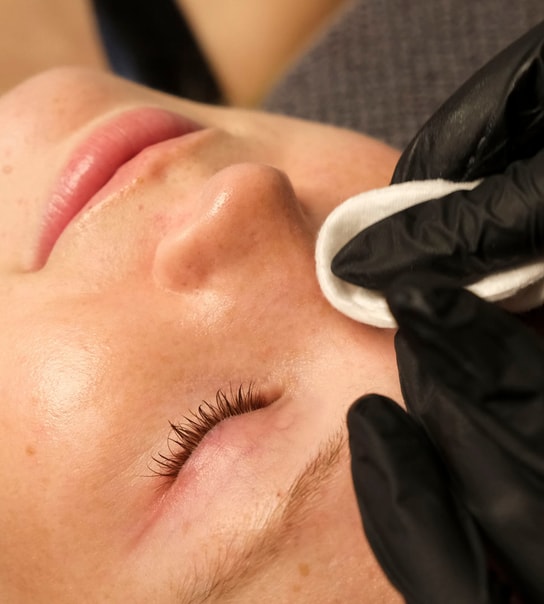 SKARPE PRISER: Lash Lift & Brow Lamination hos Cimmie Roos