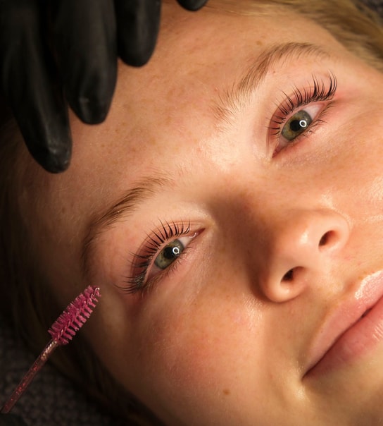 SKARPE PRISER: Lash Lift & Brow Lamination hos Cimmie Roos