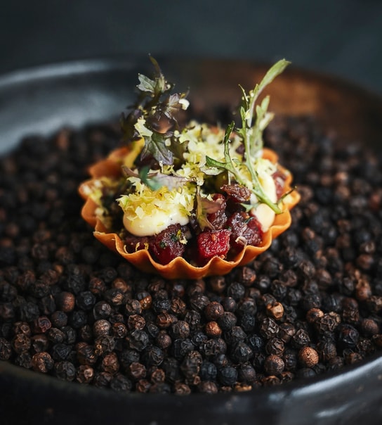 Aftenmenu hos Restaurant Rebel - Anbefalet i Michelin-guiden på 13. år