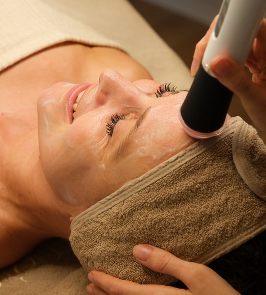 Giv huden ny glød med HydraFacial eller OxyGeneo