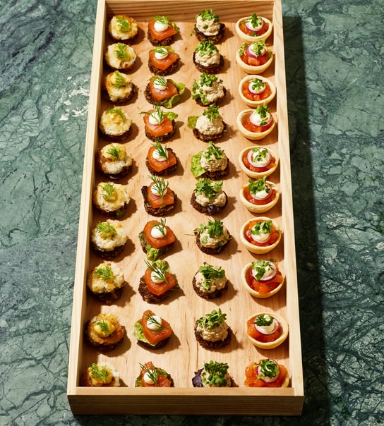 "Den Store Middag" fra Danish Minies - Smag Alle Dine Favoritter i Et Måltid