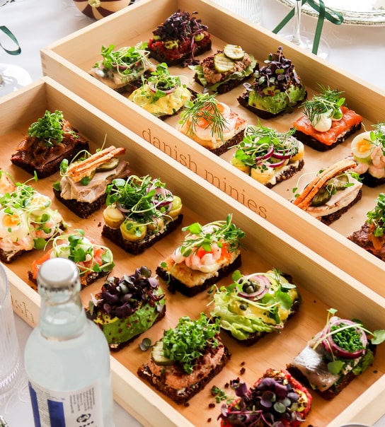 NYHED: ½ PRIS på de nye "Halve"-Smørrebrødsvidundere fra Danish Minies