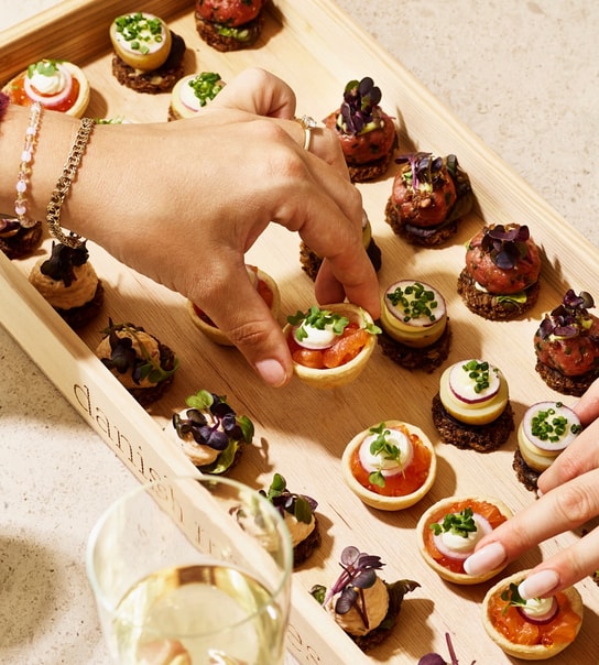 "Den Store Middag" fra Danish Minies - Smag Alle Dine Favoritter i Et Måltid