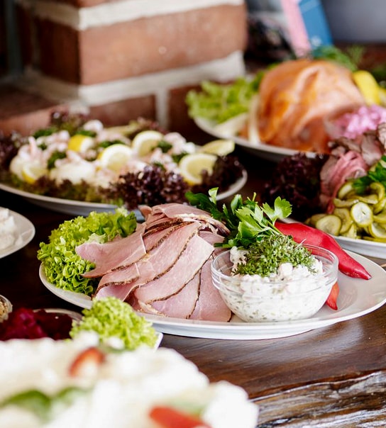 Frokostbuffet på Bisserup Strand Kro