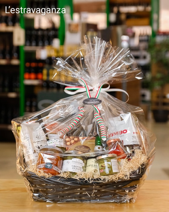 Gavekurve Med Specialiteter Fra Supermarco