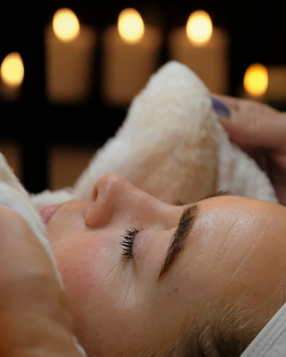 Luksus Ansigtsbehandling hos HNG HAIRCONCEPT