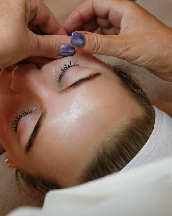 Luksus Ansigtsbehandling hos HNG HAIRCONCEPT