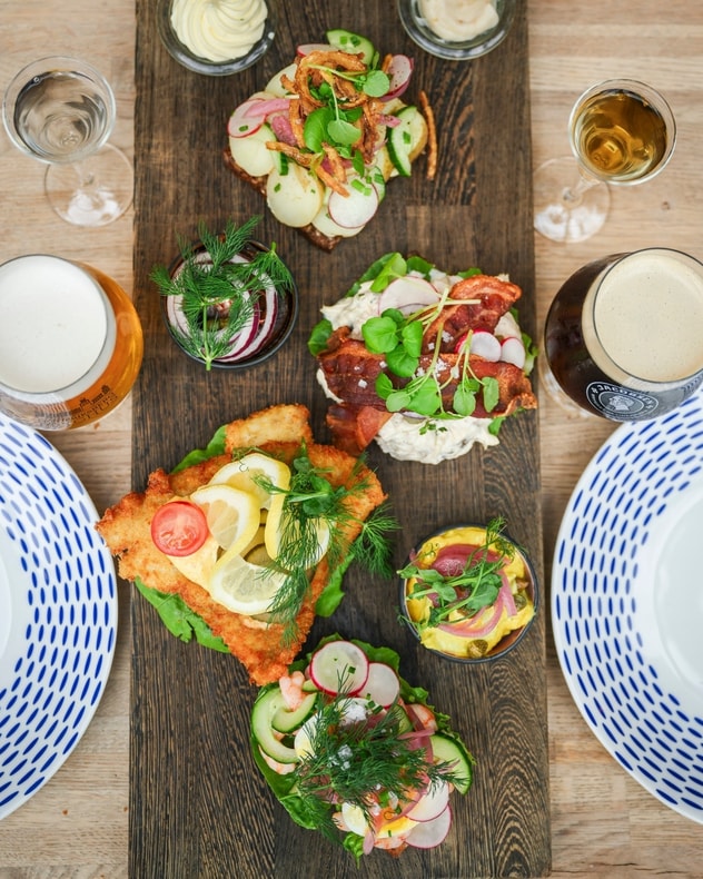 2 stk. Valgfri Smørrebrød hos Frederiksberg Rådhuskælder billede 5