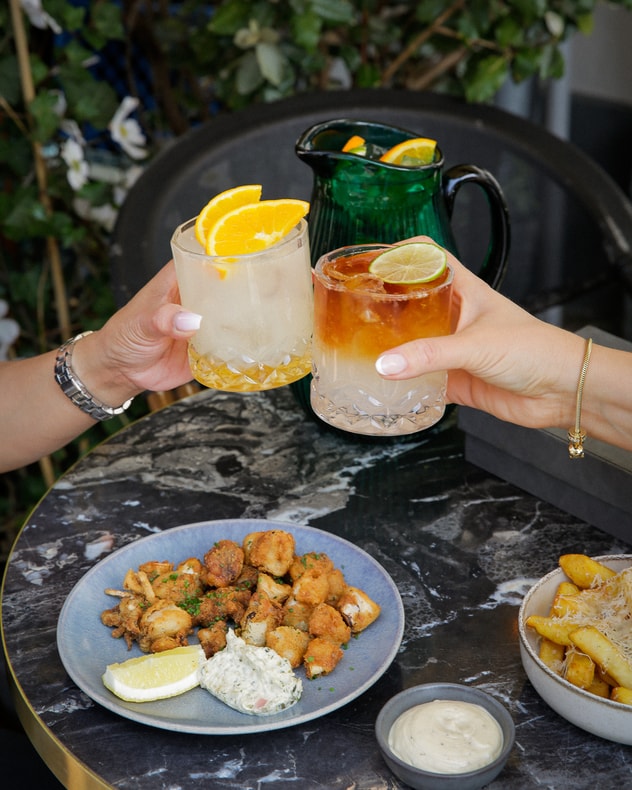 Valgfri Pitcher + Snacks hos Darling Bistro & Bar | Den Perfekte Sommerdeal billede 4