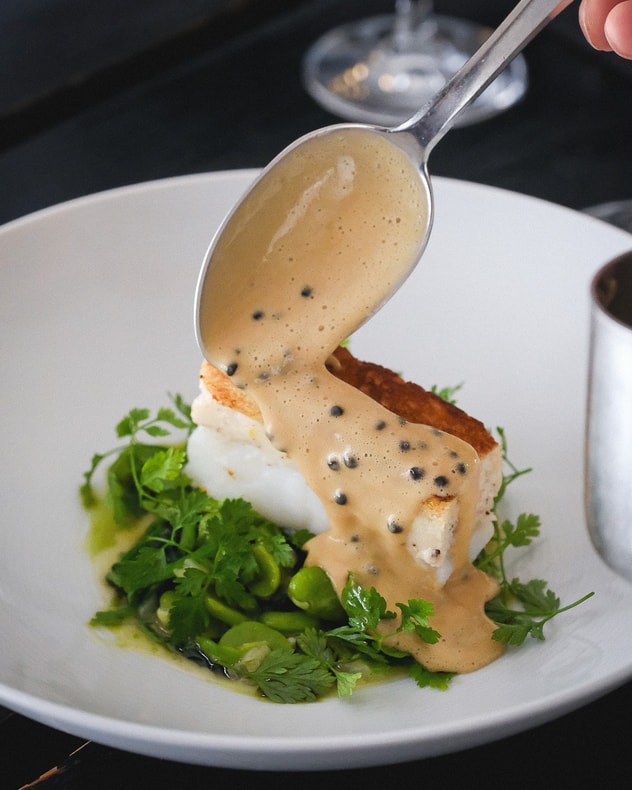 8 Serveringer hos Restaurant Rebel - Anbefalet i Michelin-guiden på 12. år billede 4