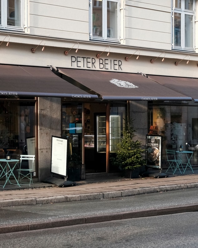 Hjemmelavet Crêpe + Valgfri Varm Drik hos Peter Beier Chokolade billede 4