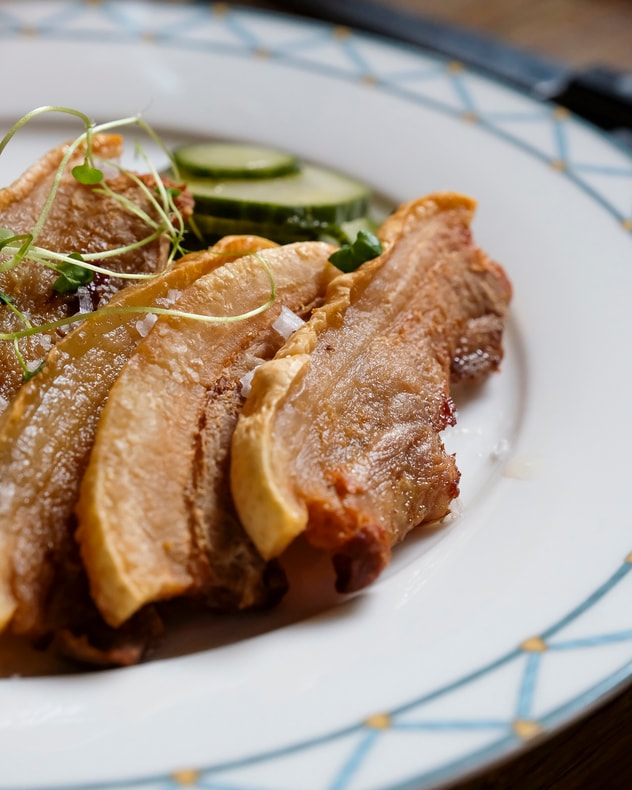 Stegt Flæsk m. Persillesovs - Nyhavns Færgekro billede 2