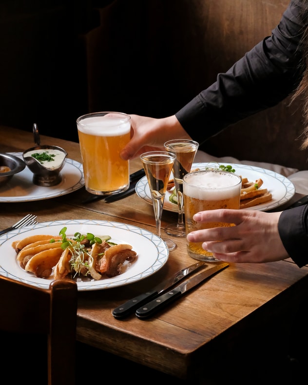 Stegt Flæsk m. Persillesovs - Nyhavns Færgekro billede 6