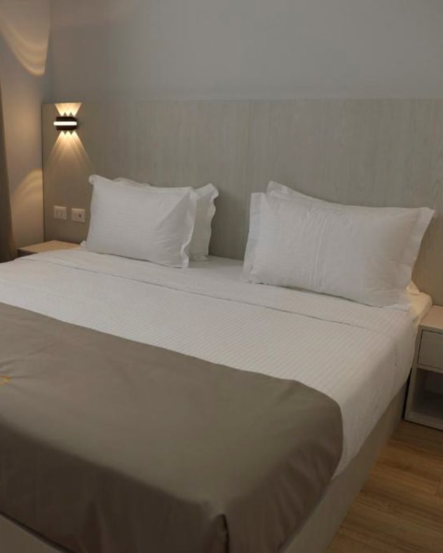 Oplev Albaniens hovedstad: Tirana billede 2