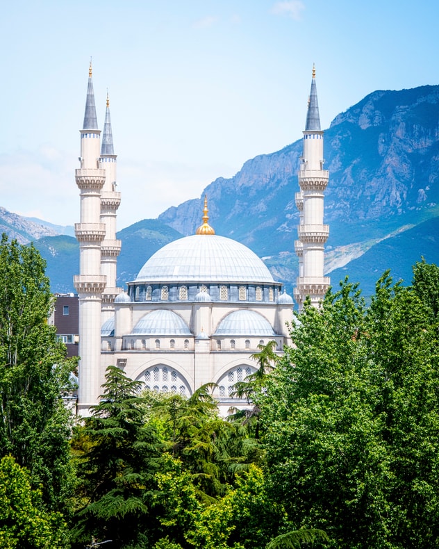 Oplev Albaniens hovedstad: Tirana billede 7