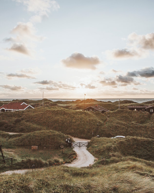 Spar op til 47%: Strandsurfing eller ferie i tagtelt billede 3
