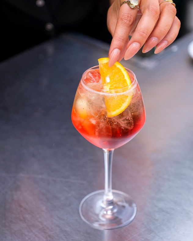 Cocktails & Snacks - Den Blå Hund's Nyåbnede Udebar på Frederiksberg billede 7