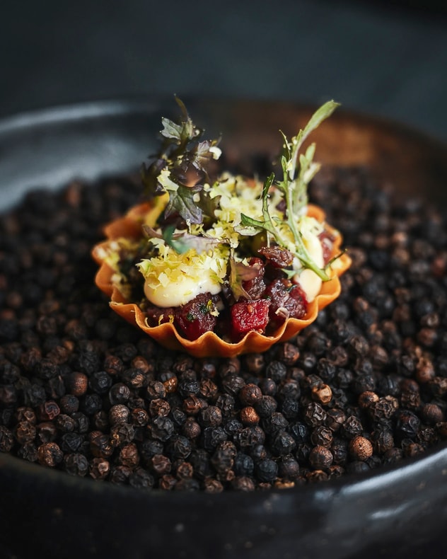 Aftenmenu hos Restaurant Rebel - Anbefalet i Michelin-guiden på 13. år billede 3