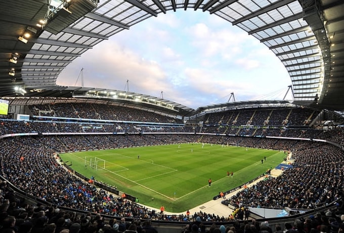 Oplev Manchester City LIVE på Etihad Stadium!