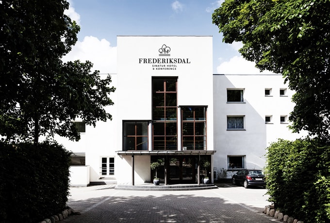 Ophold på Frederiksdal Sinatur Hotel & Konference