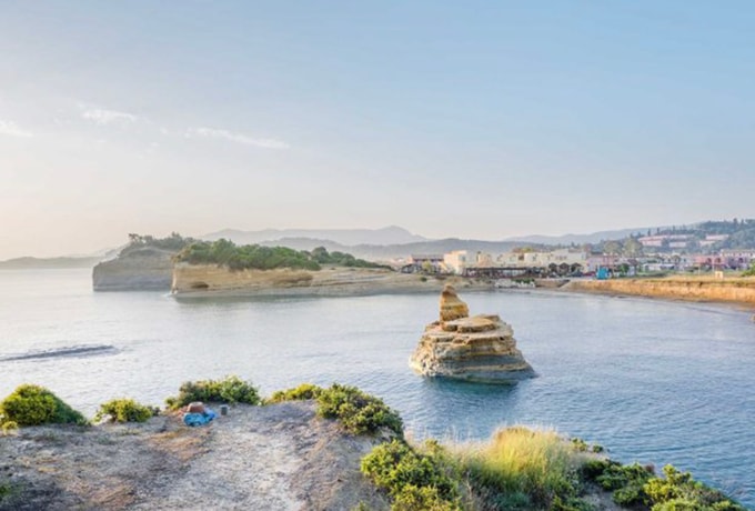 Apollo: Strand-ferie på Korfu