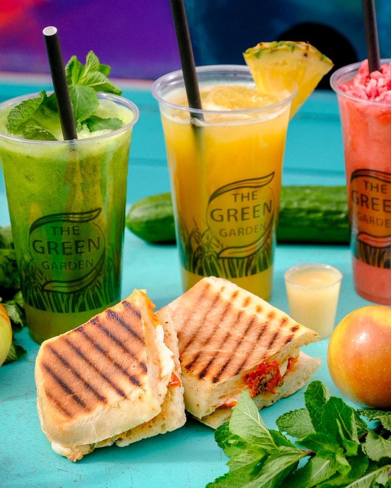 Reffen er anbefalet i Politiken: Smag en frisk combo m. panini+juice/shake+shot fra The Green Garden