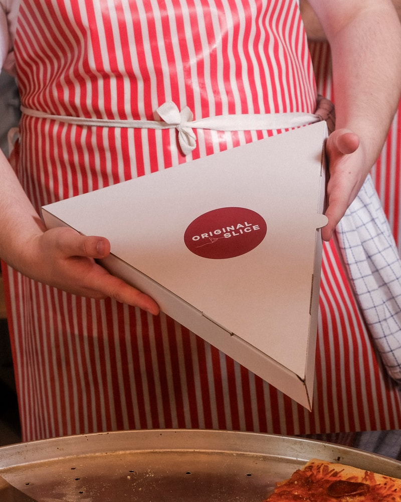 Vil du prøve Københavns største slice? 2 stk. til halv pris - hypede kæmpe-pizzaslices i Indre By