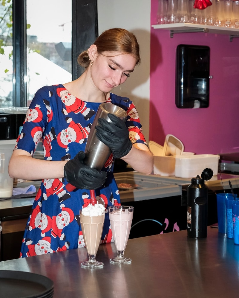 Anbefalet af MigogKbh: Greasy burgermenu hos landets mest gennemførte diner på Trianglen