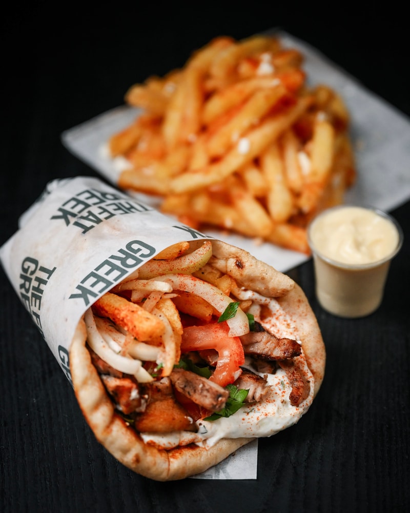 Gyros Combo hos The Fat Greek - Vælg selv og smag den flammegrillede favorit!