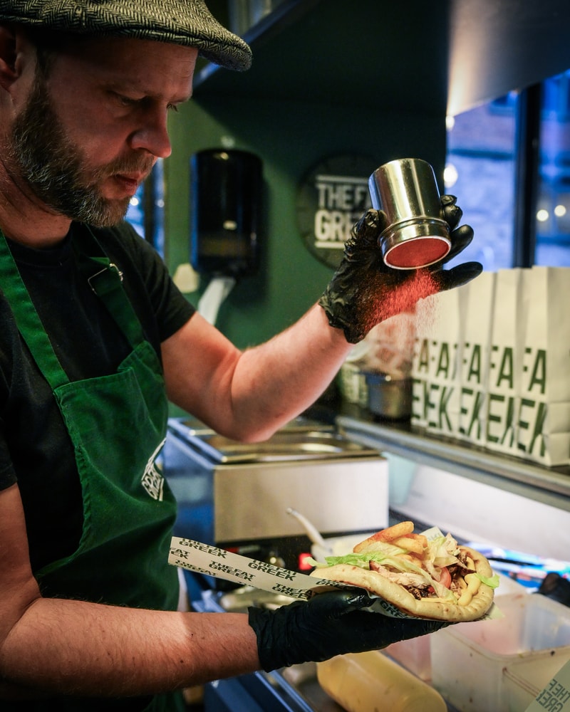 Gyros Combo hos The Fat Greek - Vælg selv og smag den flammegrillede favorit!