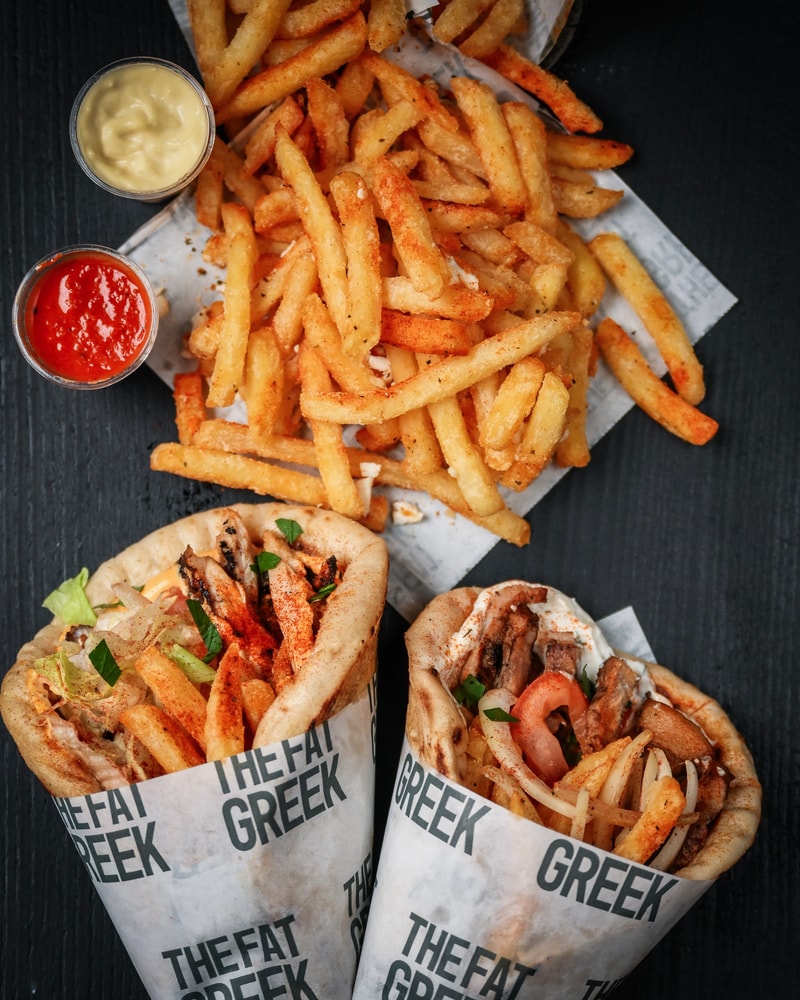 Gyros Combo hos The Fat Greek - Vælg selv og smag den flammegrillede favorit!