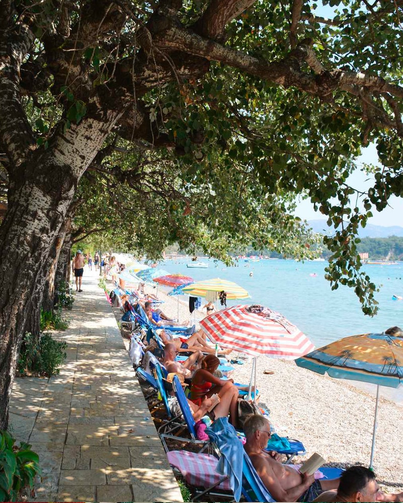 Apollo: Strand-ferie på Korfu