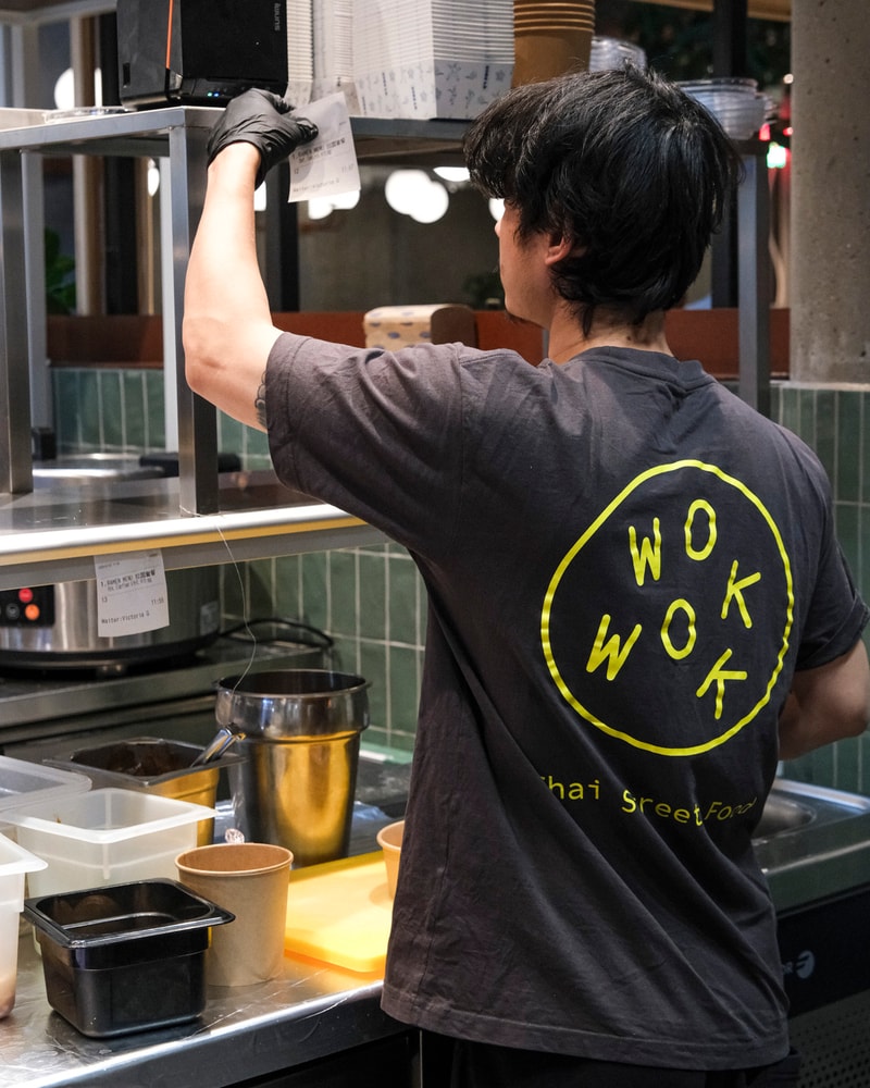 Valgfri asiatisk main hos Wok Wok - Tivoli Food Hall & på Fisketorvet