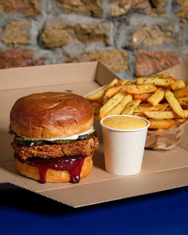 Valgfri Burger Combo + Lemonade hos Eden Jaxx - Vesterbro, Østerbro & KBH K