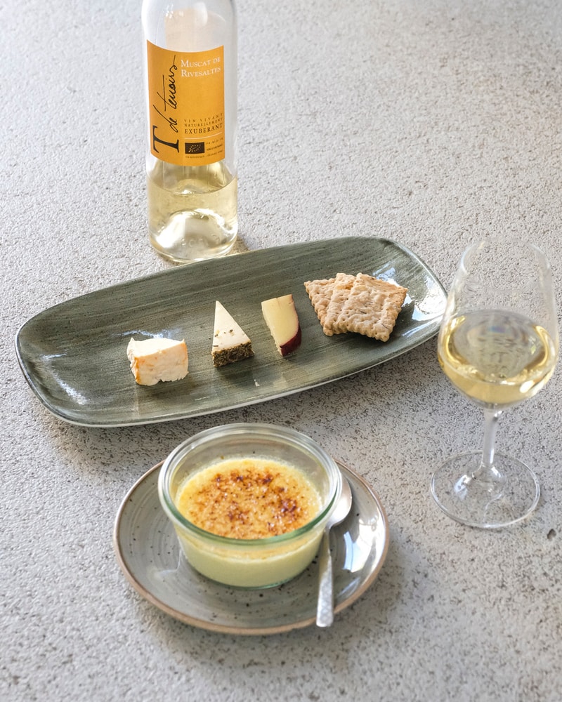 Valgfri menu på 4 serveringer hos Vinøs - Besøg den hyggelige Vinbar på Amager