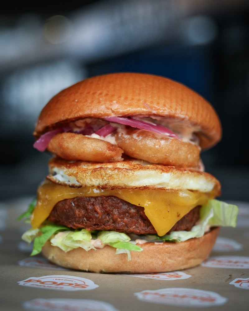 Valgfri Burger hos POP's Diner - Sommerens Bedste Burger under Buen