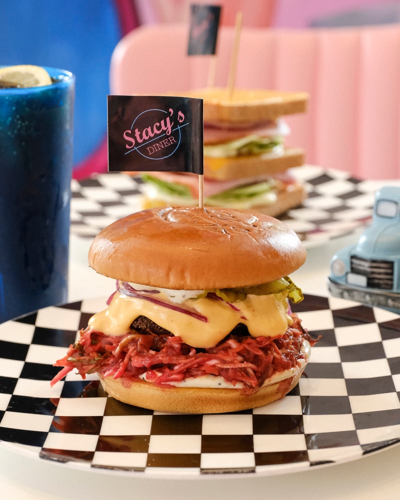 Greasy Burgermenu hos Landets Mest Gennemførte Diner på Trianglen