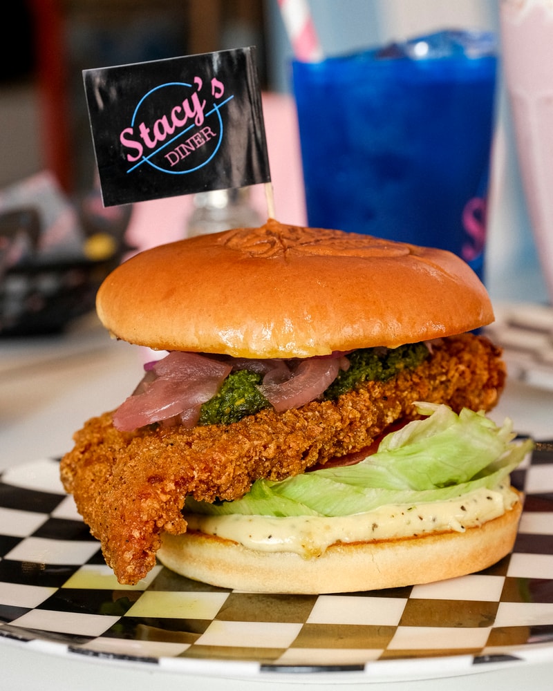 Greasy Burgermenu hos Landets Mest Gennemførte Diner på Trianglen