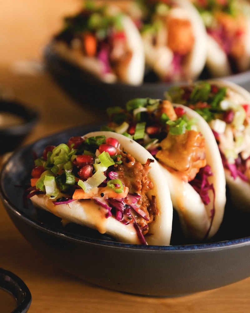 Bao Buns & valgfri drik hos Poké & Sons - Asiatisk velsmag og nordiske råvarer