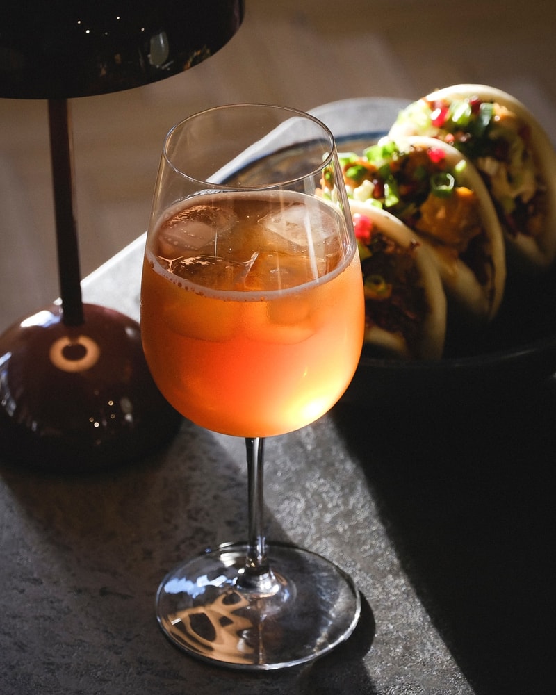 Bao Buns & valgfri drik hos Poké & Sons - Asiatisk velsmag og nordiske råvarer