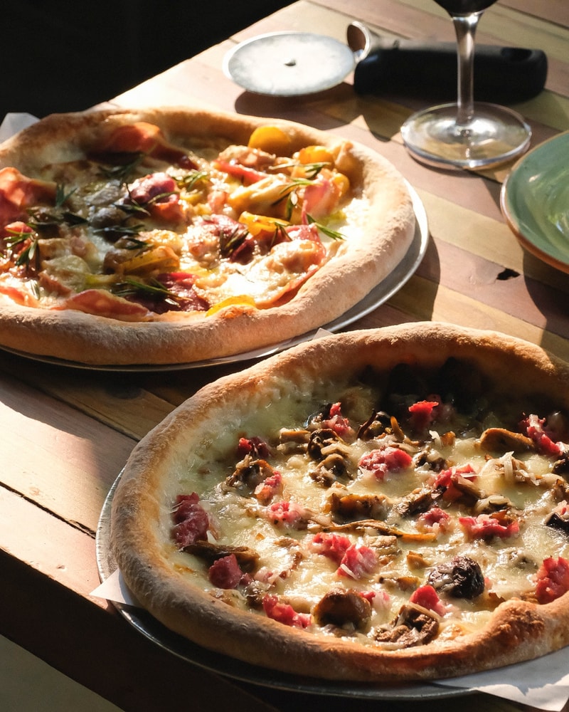 Rost til skyerne: 3-retters m/ Pizza & italienske specialiteter hos ikoniske Tribeca i Nordvest