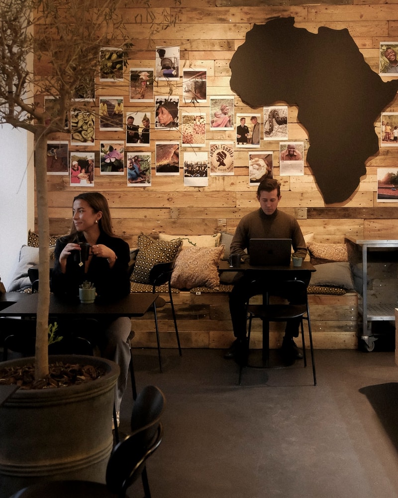Varm chokolade + Håndlavet Bite fra Social Foodies - 6 Lokationer på Sjælland