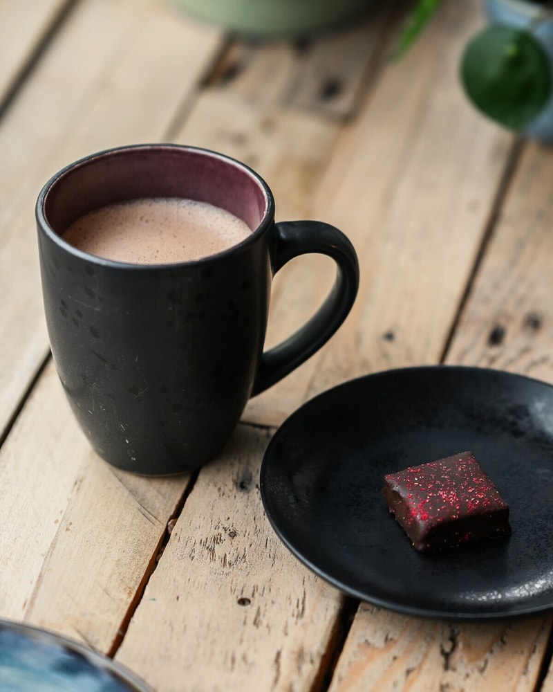 Varm chokolade + Håndlavet Bite fra Social Foodies - 6 Lokationer på Sjælland