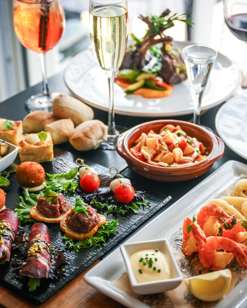 Tapas Experience: 13 Retters Tapas + Valgfri Drink Hos Pintxos