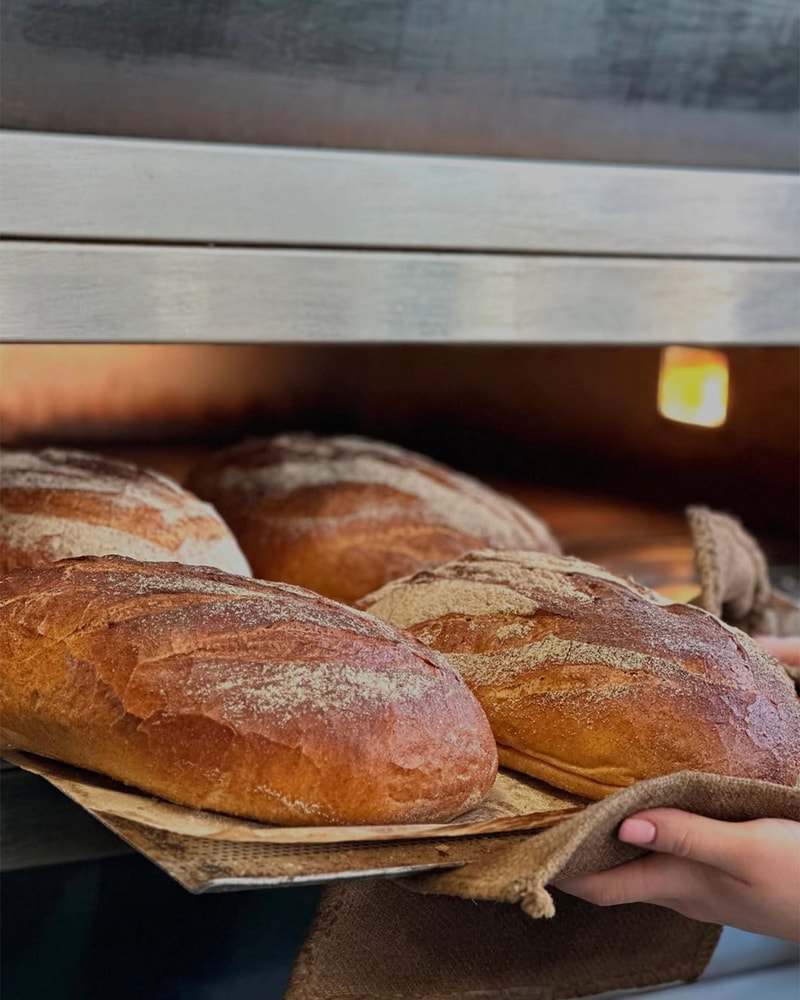 Valgfrit Brød Hos Bagt - Franskinspireret Bageri Med Danske Rødder