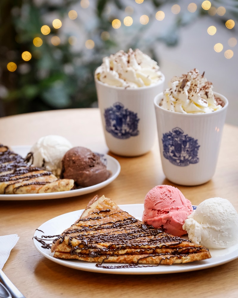 Hjemmelavet Crêpe + Valgfri Varm Drik @ Peter Beier Chokolade