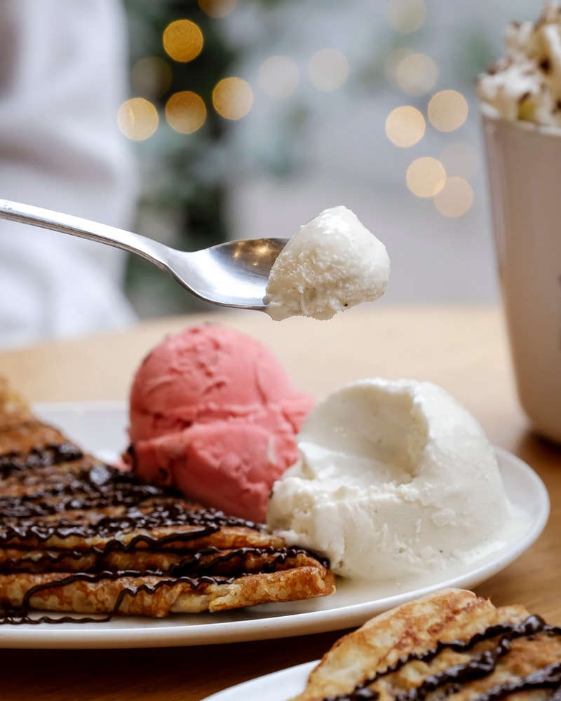 Hjemmelavet Crêpe + Valgfri Varm Drik @ Peter Beier Chokolade